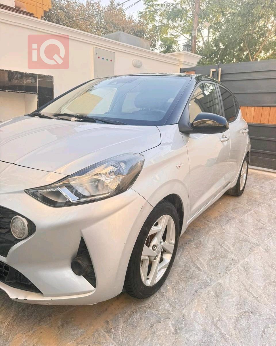 هیوندای i10